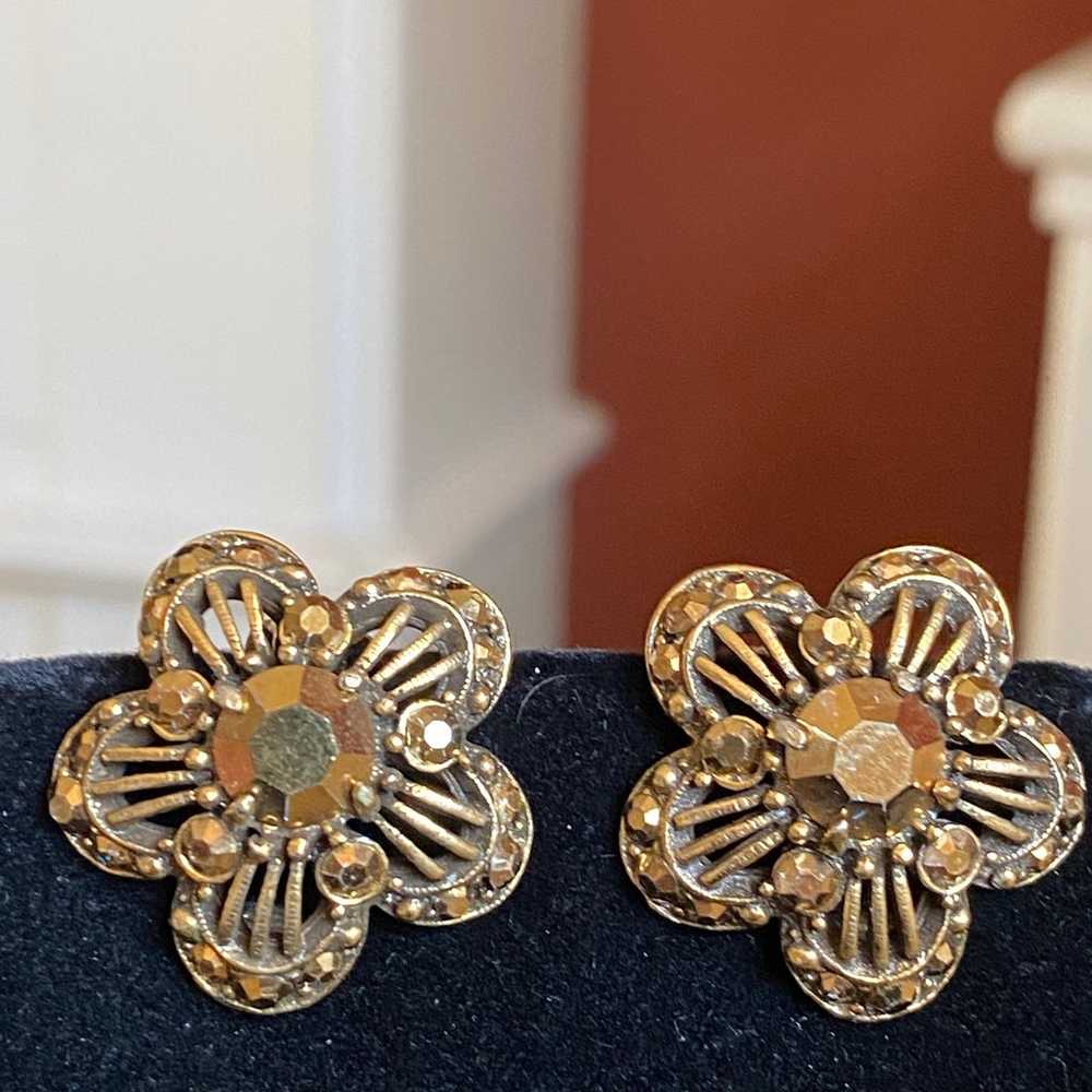 Vintage WEISS Flower Clip On Earrings. - image 6