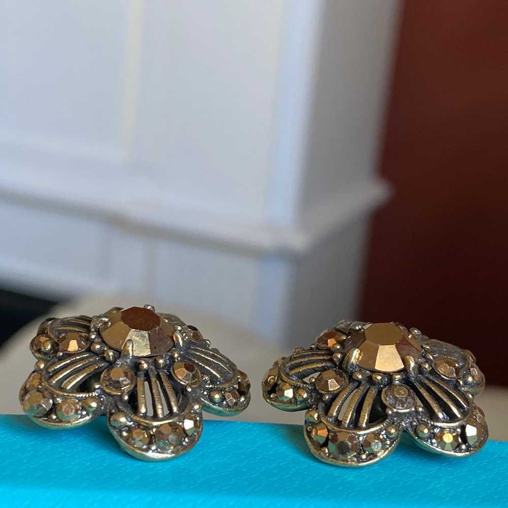 Vintage WEISS Flower Clip On Earrings. - image 9