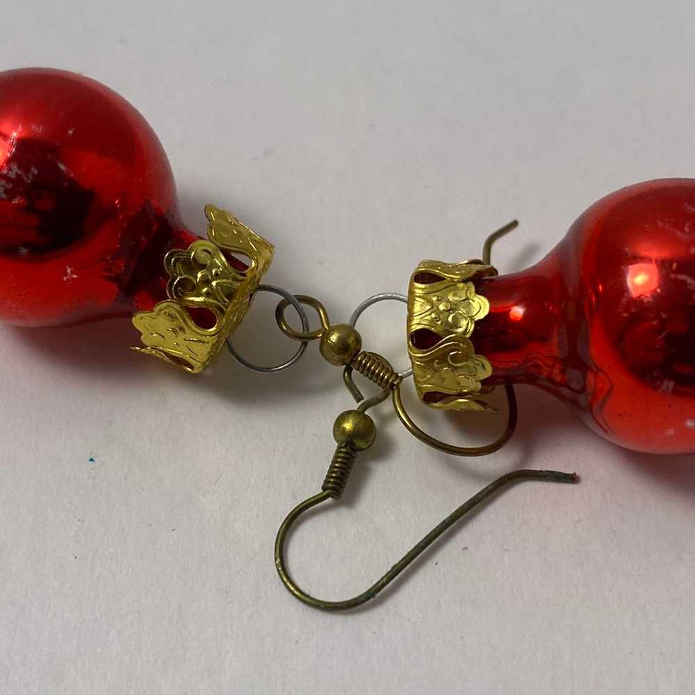 VINTAGE RED CHRISTMAS BALLS ORNAMENT EARINGS - image 1