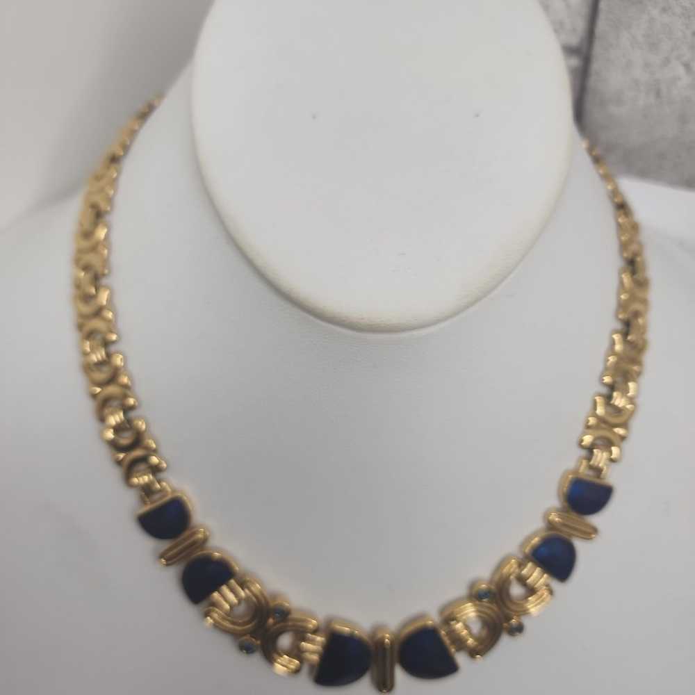 NecklaceVintage  Trifari Gold Tone  and blue  col… - image 3