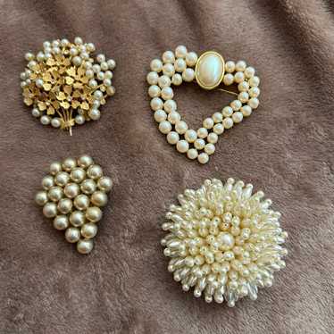 Four Vintage Pearl Brooch (Pins)