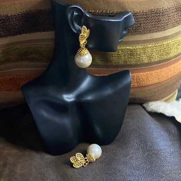 Vintage Faux Pearl Earrings in Gold - image 1