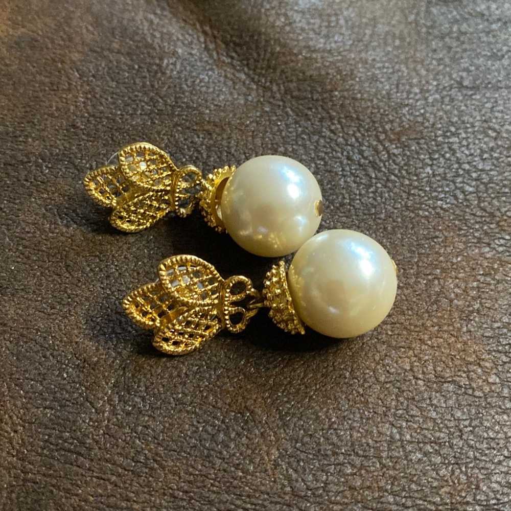 Vintage Faux Pearl Earrings in Gold - image 3