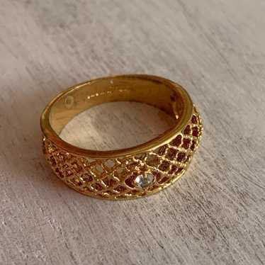 Avon Vintage Ring Gold Band Size 7 - image 1