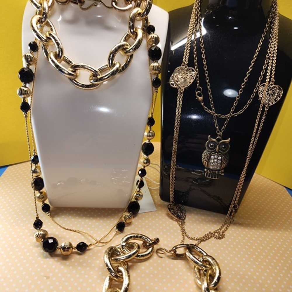 #1991, BEAUTIFUL VTG LOT OF NECKLACES AND BRACELE… - image 1