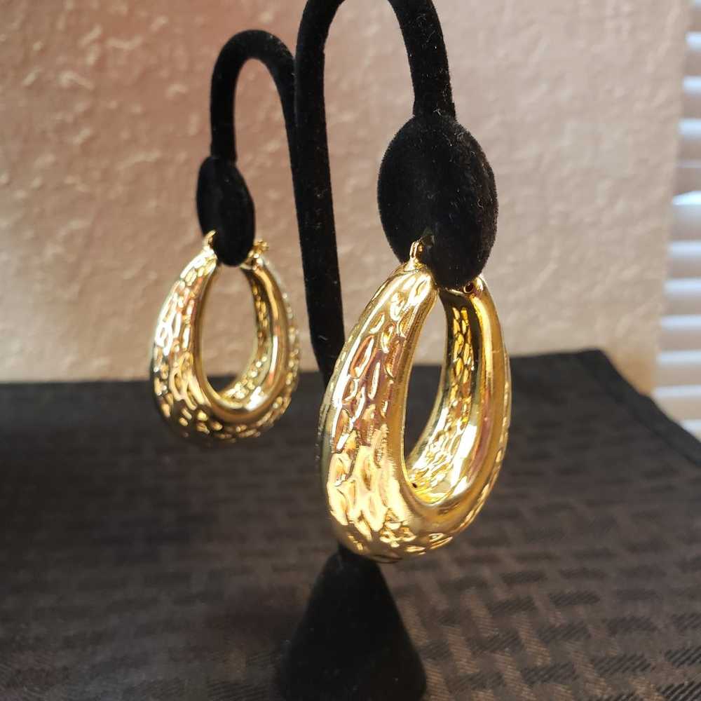 Vintage 18K Gold Plated Huge Hoop Earrings Textur… - image 9