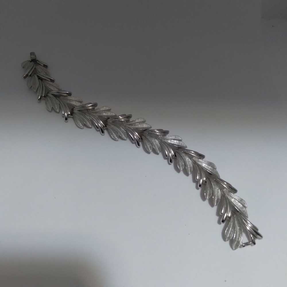 Vintage Crown Trifari silver tone leaf design mot… - image 2