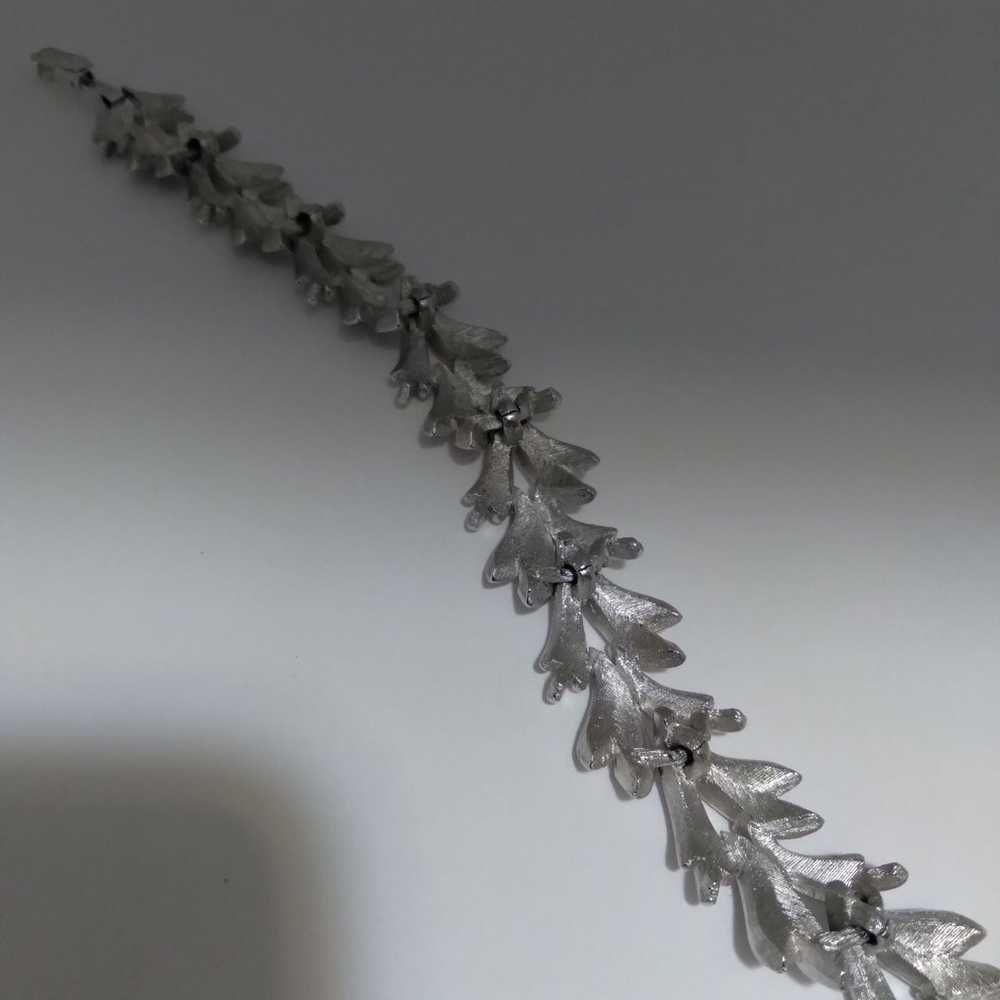 Vintage Crown Trifari silver tone leaf design mot… - image 3