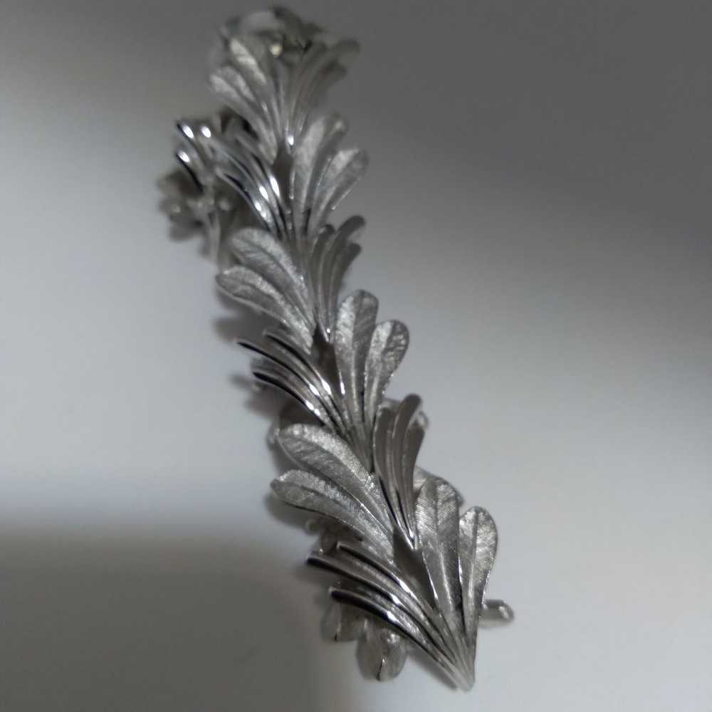 Vintage Crown Trifari silver tone leaf design mot… - image 5