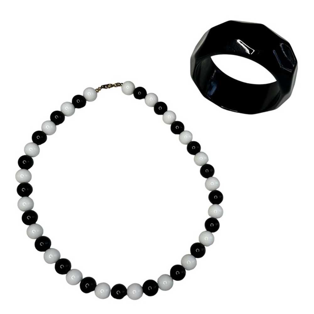 Retro Lucite Beaded Necklace & Faceted Bangle Set… - image 2