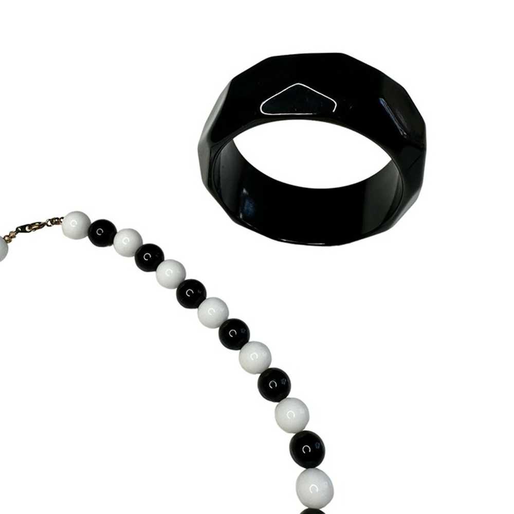 Retro Lucite Beaded Necklace & Faceted Bangle Set… - image 7