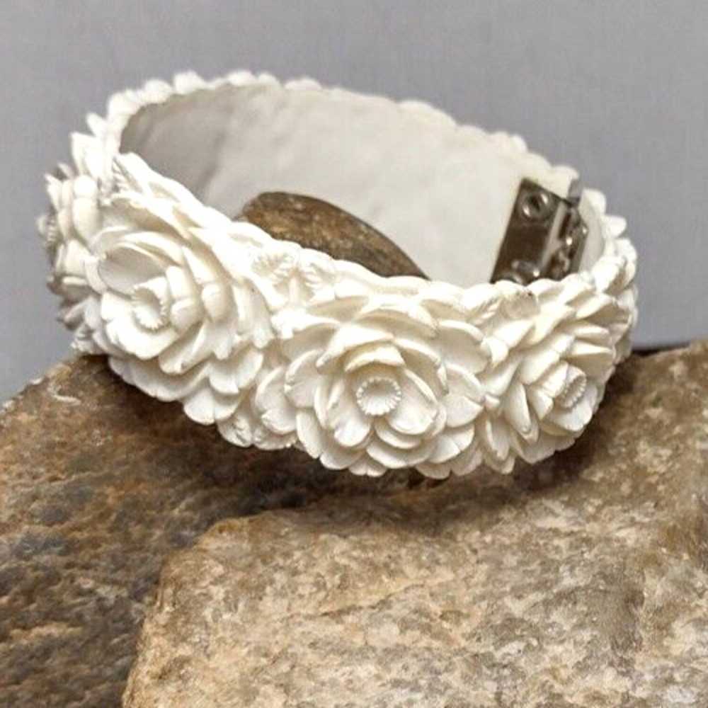 Vintage Molded Celluloid Floral Flower Clamper Br… - image 3