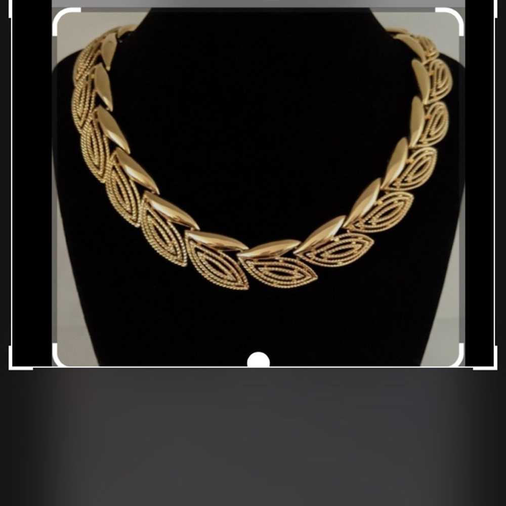 Vintage Chocker Necklace Articulated Gold tone le… - image 1