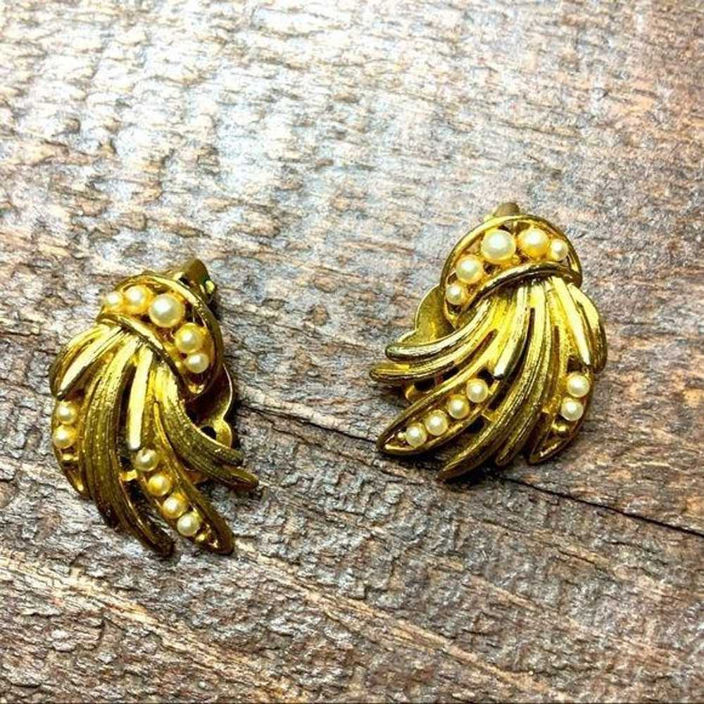 Vintage Mid Century Clip-On Screwback Earrings LOT - image 8