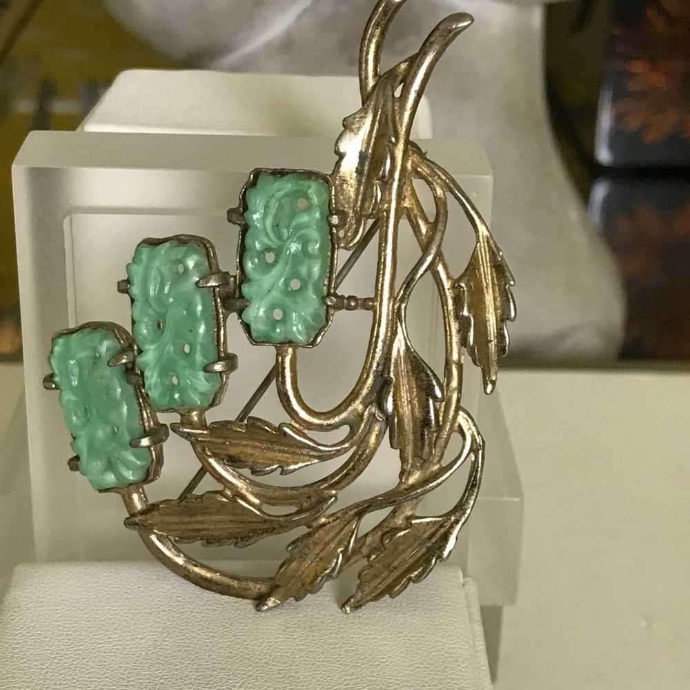 Vintage Jade Gold Tone Leaves Brooch - image 1