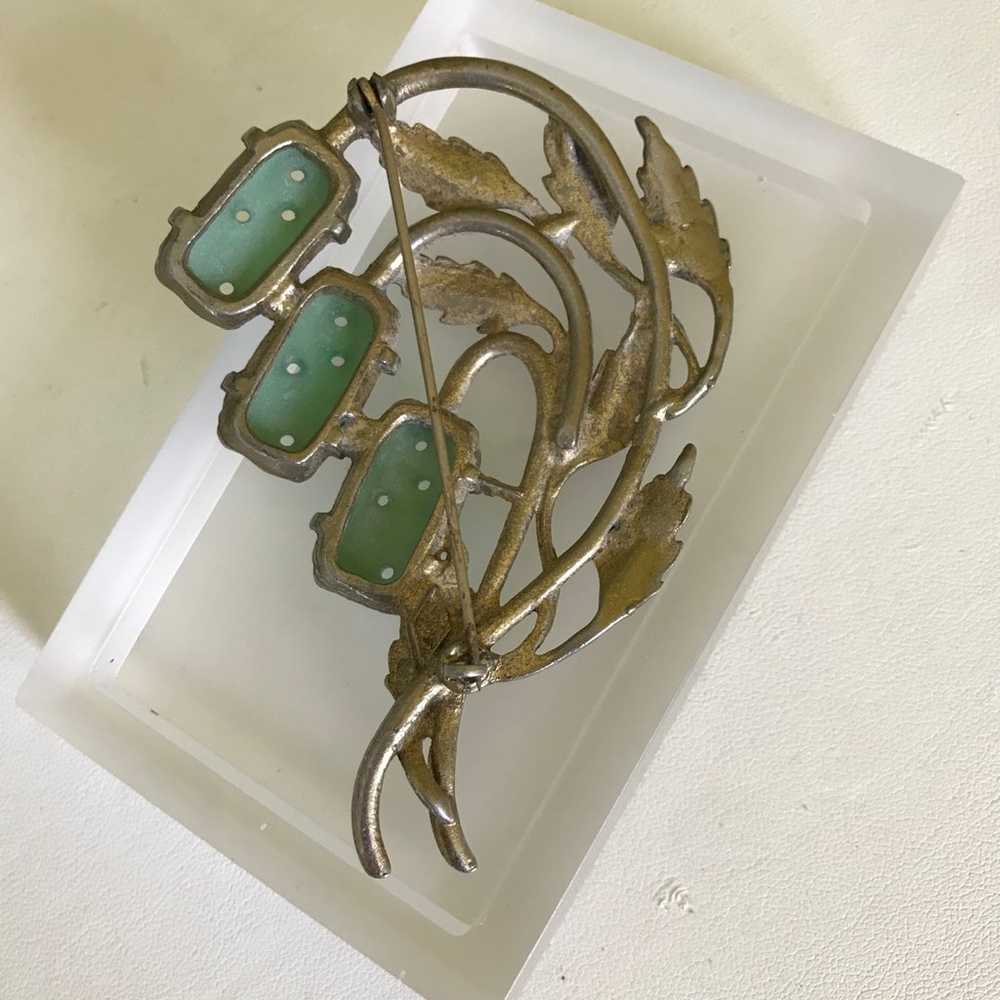 Vintage Jade Gold Tone Leaves Brooch - image 5