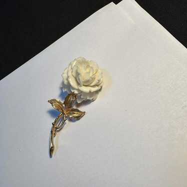 Signed Accessocraft NYC - Vintage Cream White Flo… - image 1