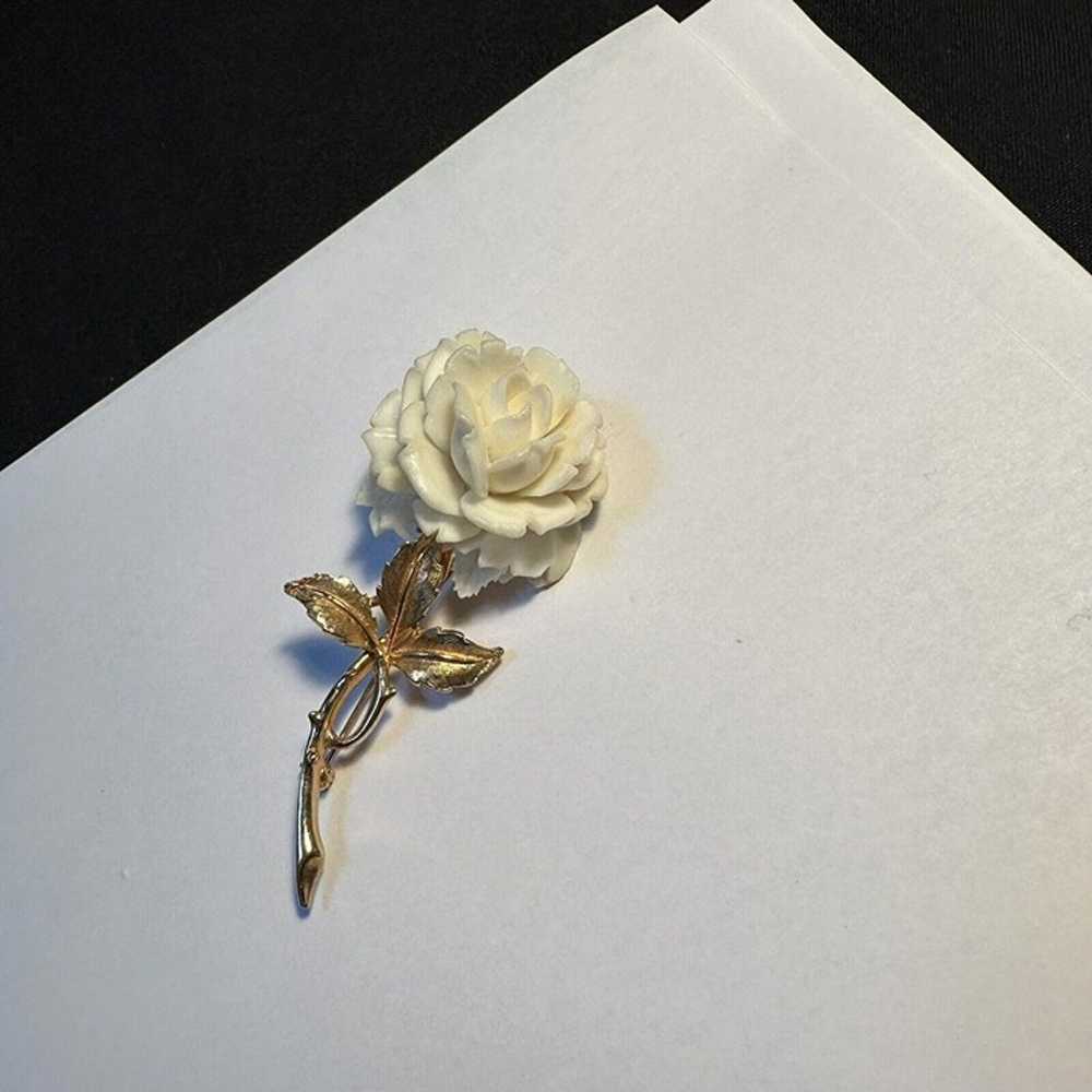 Signed Accessocraft NYC - Vintage Cream White Flo… - image 2