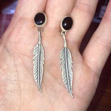 Vtg cheapest Sign Sterling Southwest Navajo Black Onyx Stone Dangle Feather Hook Earrings