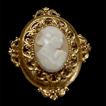 Vintsge 1950s Florenza cameo brooch - image 1