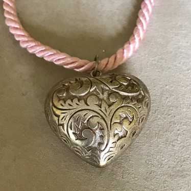 Vintage Hammered Silver Heart Pendant Amulet Pink… - image 1