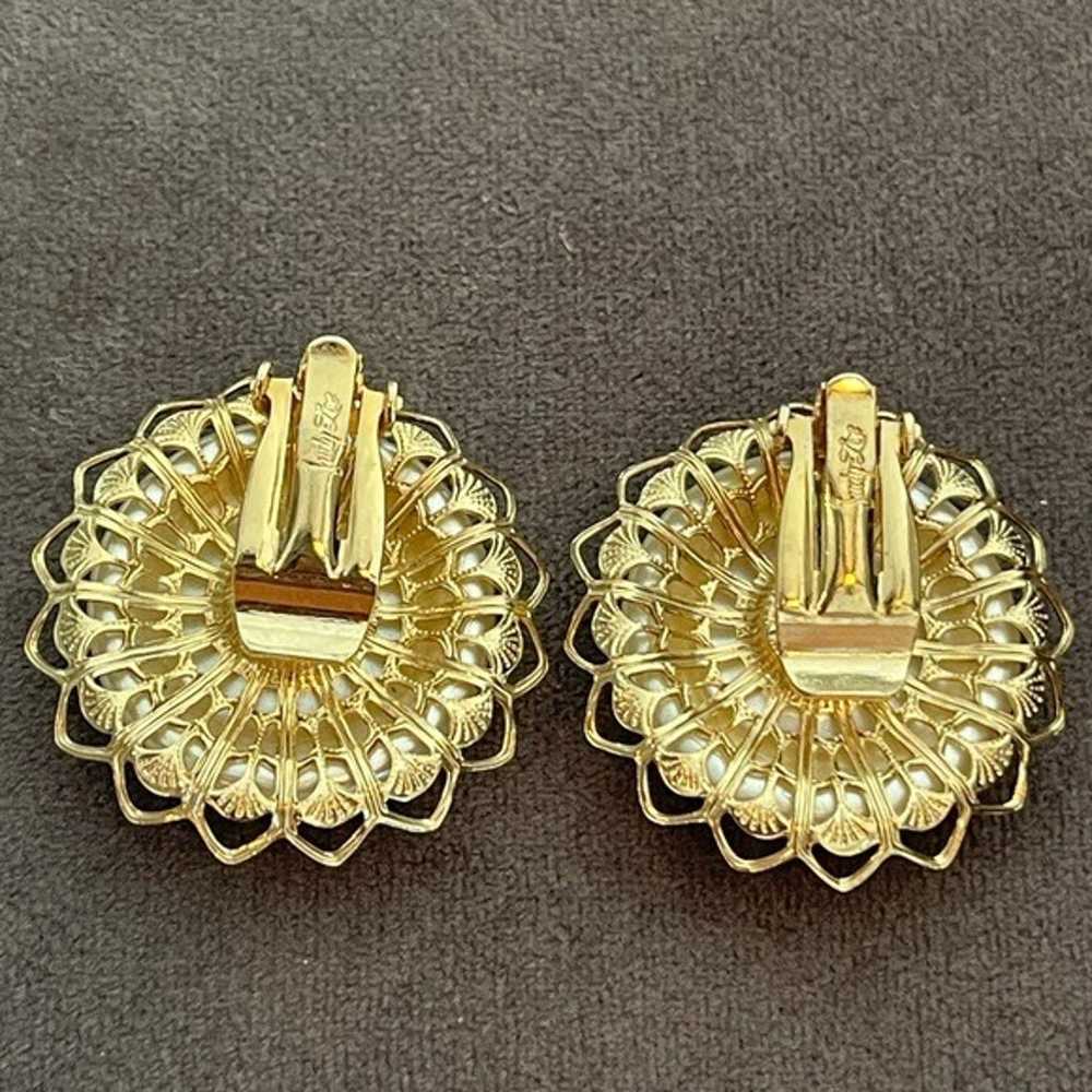 JUDY LEE Vintage Gold Large Pearl Clip On Earrings - image 3