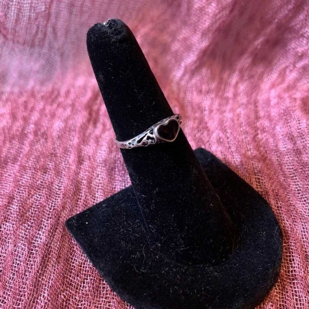 Vintage Sterling Silver Black Onyx Heart Ring Siz… - image 2