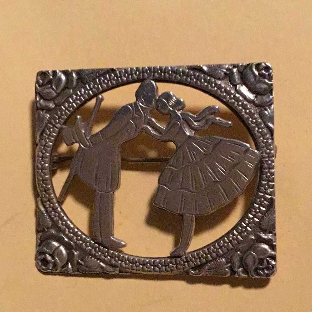 Vintage sterling courting couple brooch - image 7