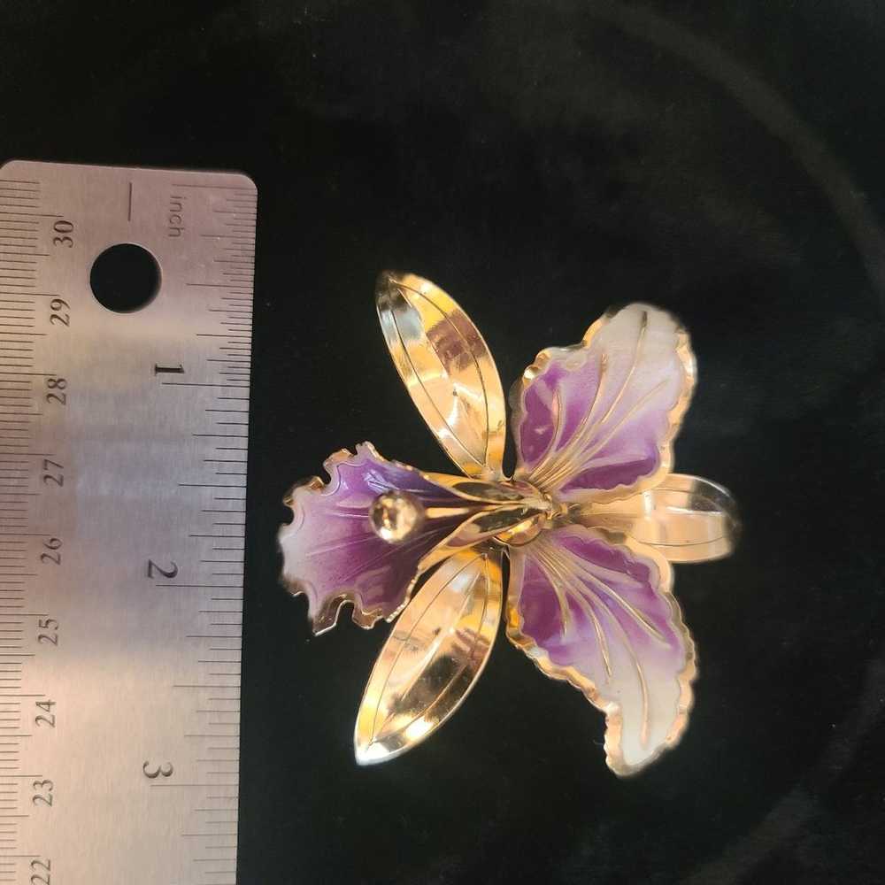 Lot of 2 vintage flower brooches - image 6