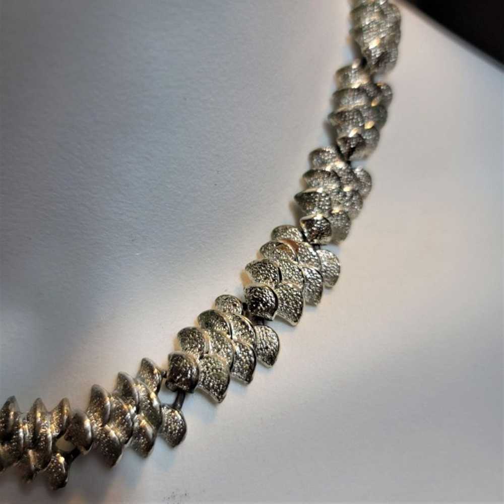 CORO SILVER TONE CHOKER NECKLACE CIRCA 1940S-1950S - image 4