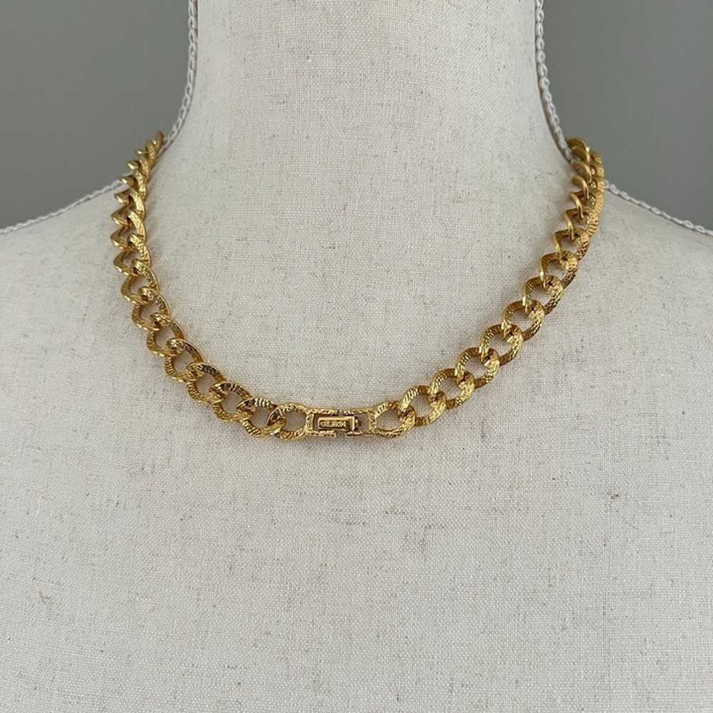 Vintage Monet Textured Gold Tone Link Chain Colla… - image 3