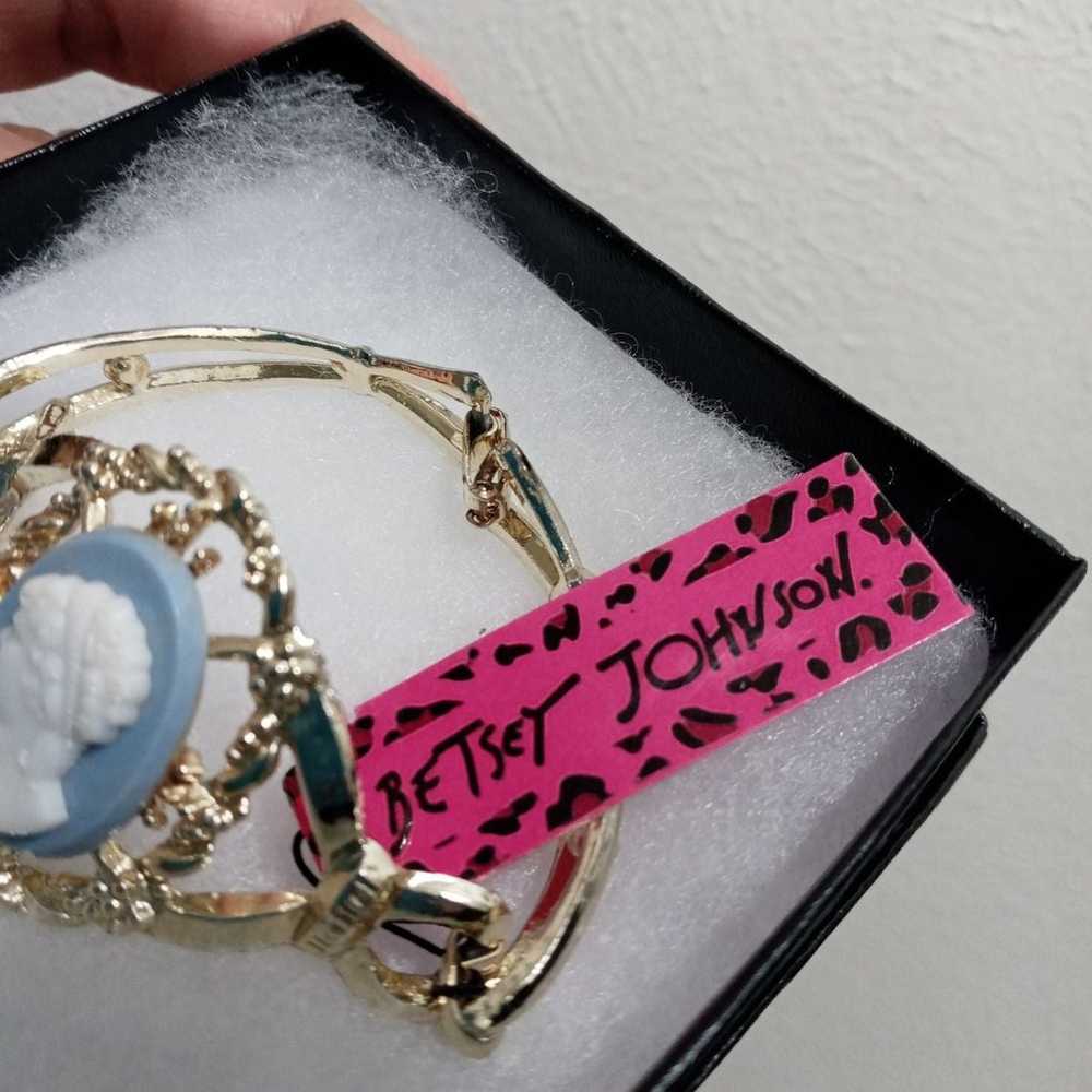 Vintage Betsy Johnson cameo bracelet - image 2