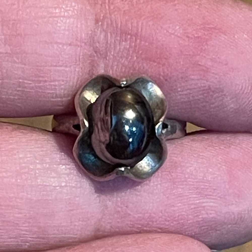 Sterling silver and Hematite flower ring - image 11