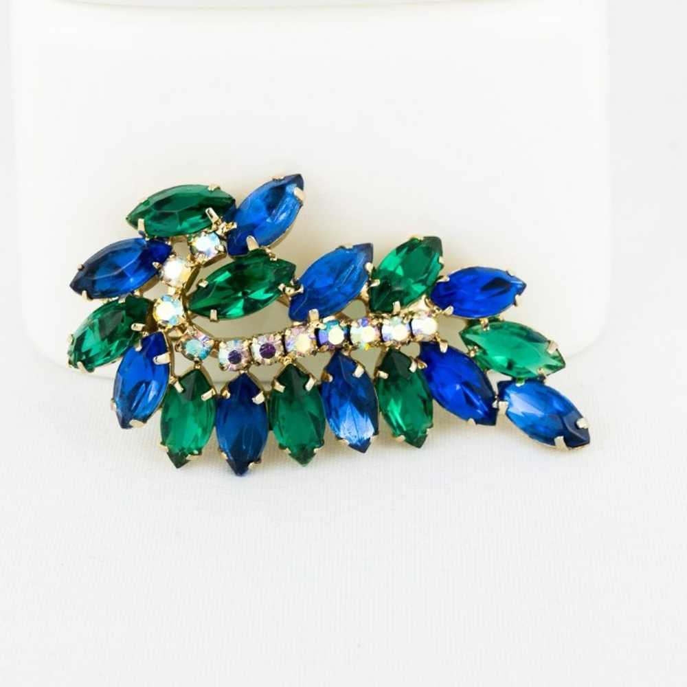 Vintage Brooch Emerald Green Sapphire Blue Crysta… - image 2