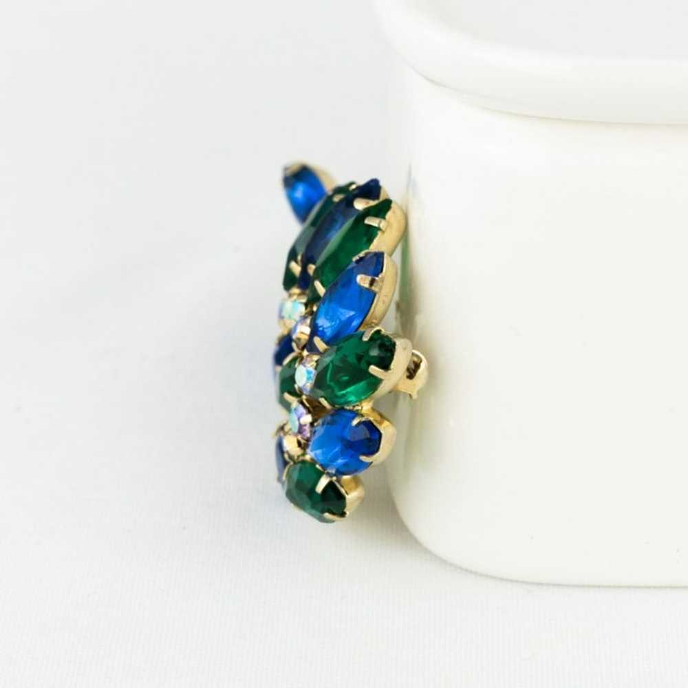 Vintage Brooch Emerald Green Sapphire Blue Crysta… - image 5