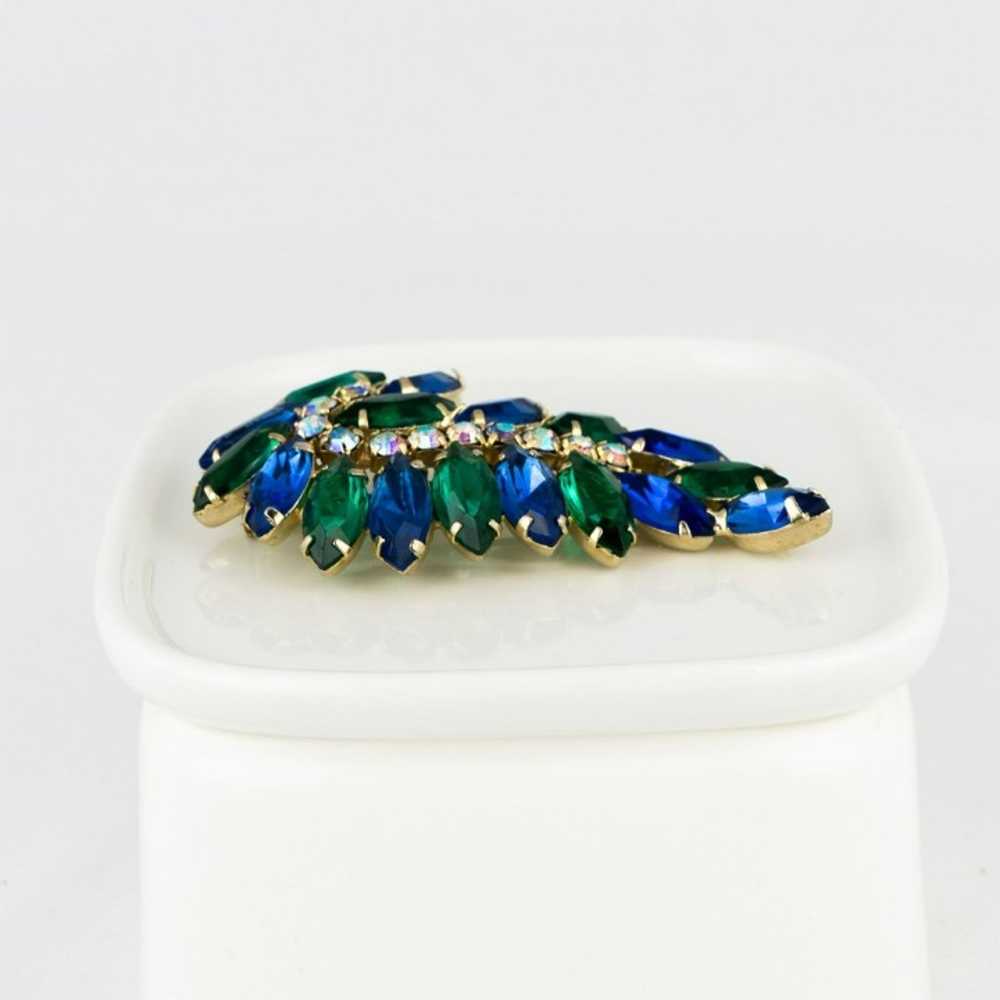 Vintage Brooch Emerald Green Sapphire Blue Crysta… - image 7