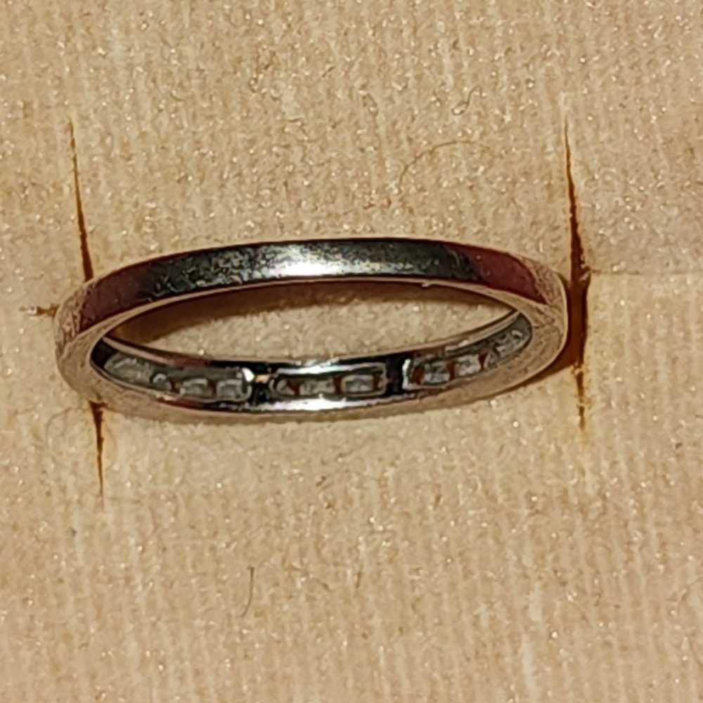 VINTAGE DIAMOND AND STERLING SILVER RING - image 3