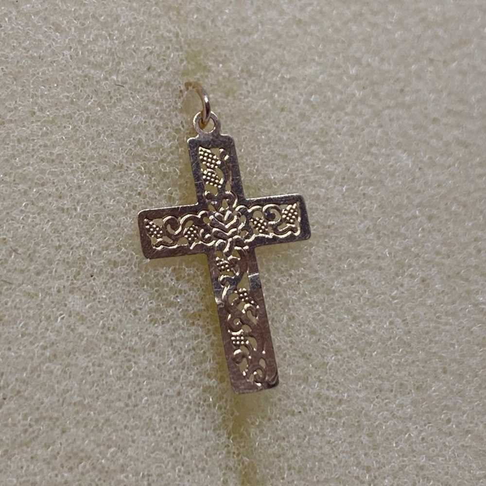 Vintage 14k Yellow Gold Tiny Floral Etched Flower… - image 3