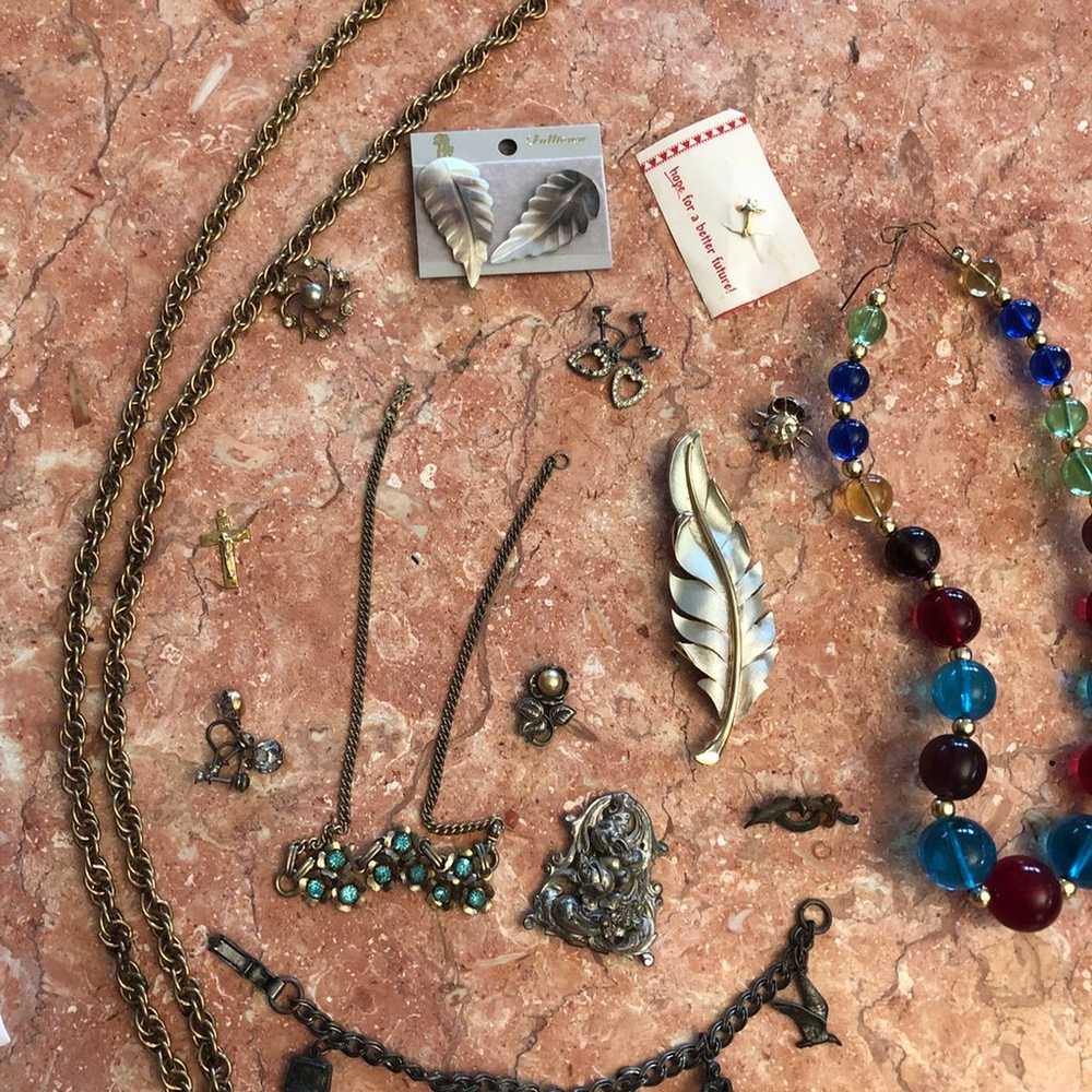 lot of vintage custome jewelry - image 2