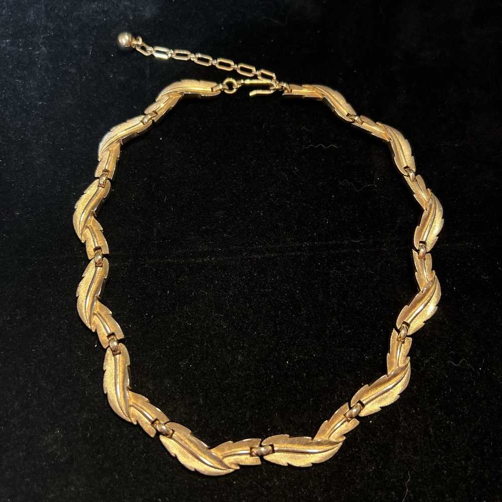 Vintage Crown Trifari Necklace Gold Plated Bold l… - image 1