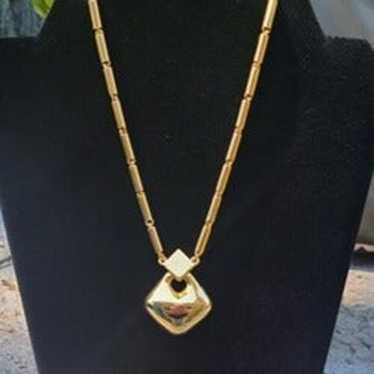 Castlecliff Vintage Gold Tone Necklace - image 1