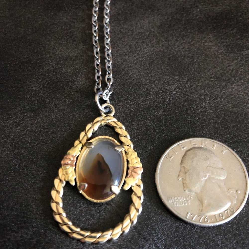 Vintage Black Hills Gold Agate Pendant - image 3