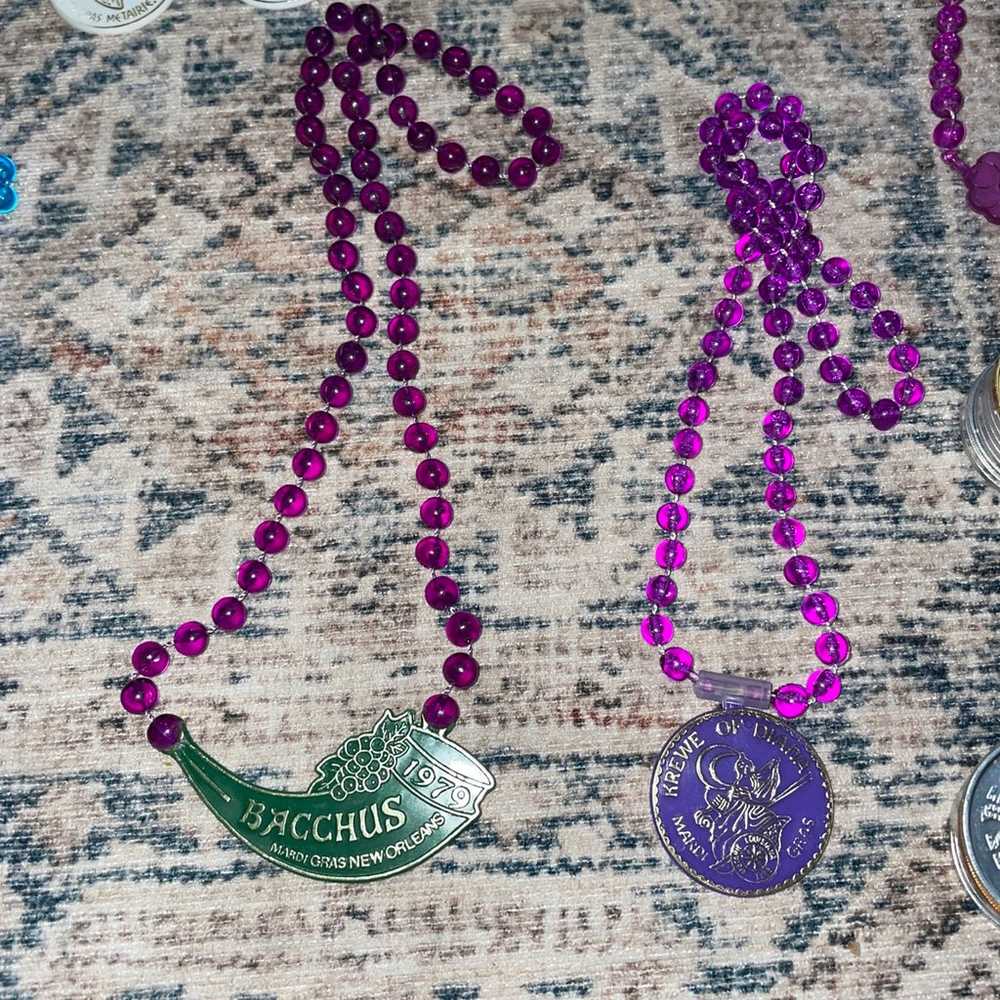 Vintage Mardi Gras Necklaces & Dabloons - image 7