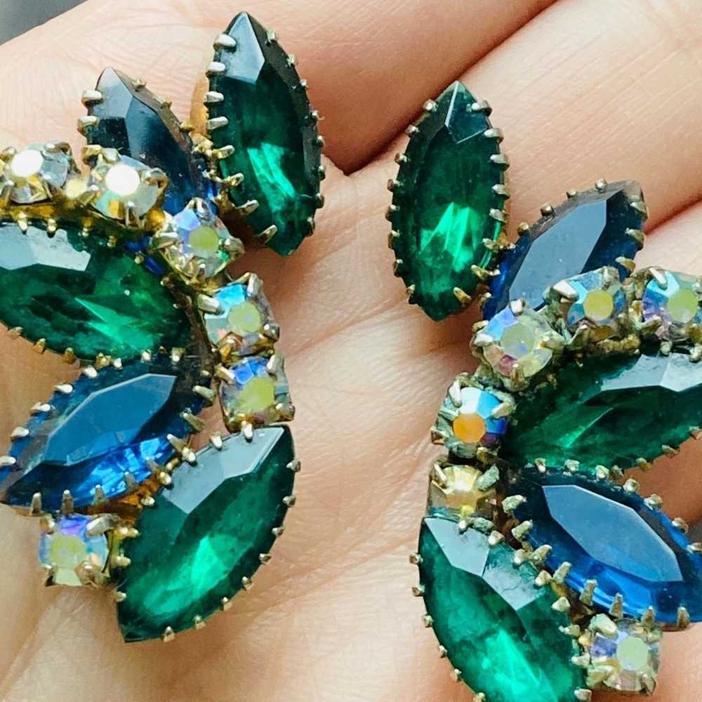 Stunning vintage unsigned  rhinestone clip on Ear… - image 1