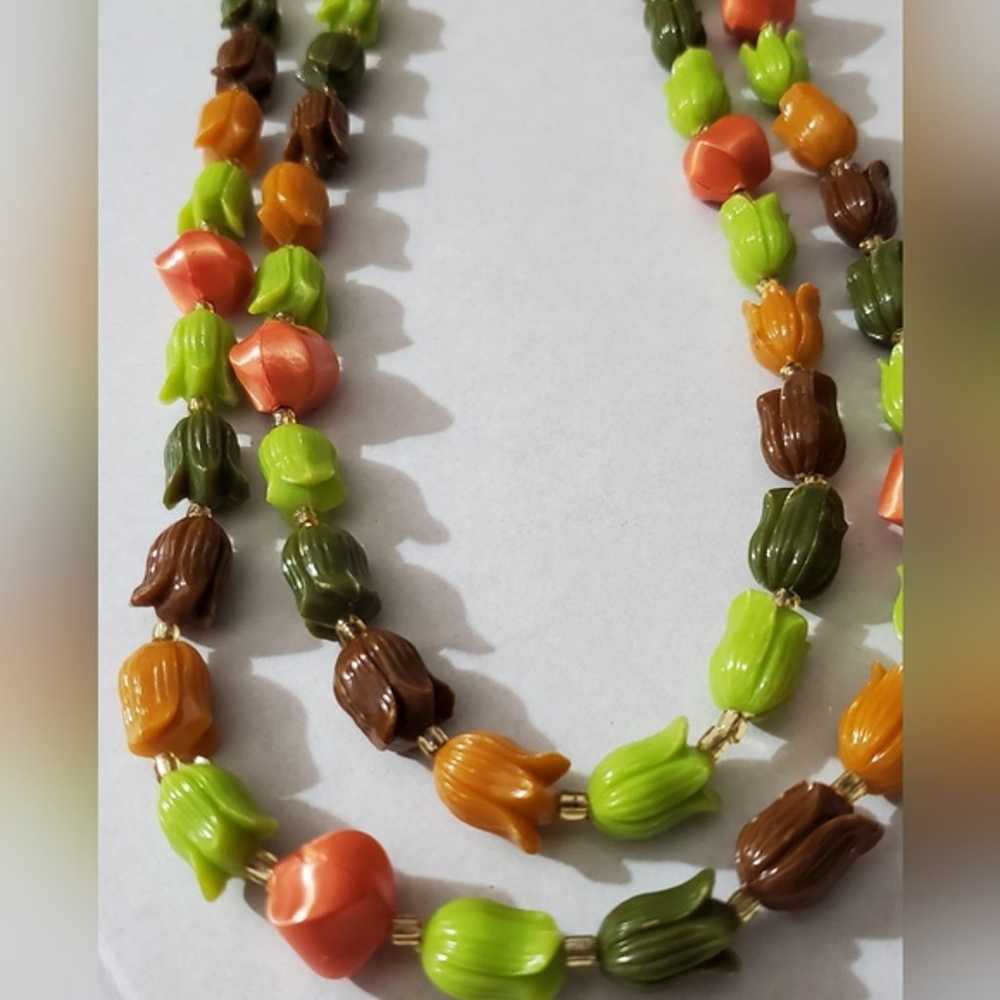 VINTAGE 60's tulip long beaded necklace lucite ba… - image 10