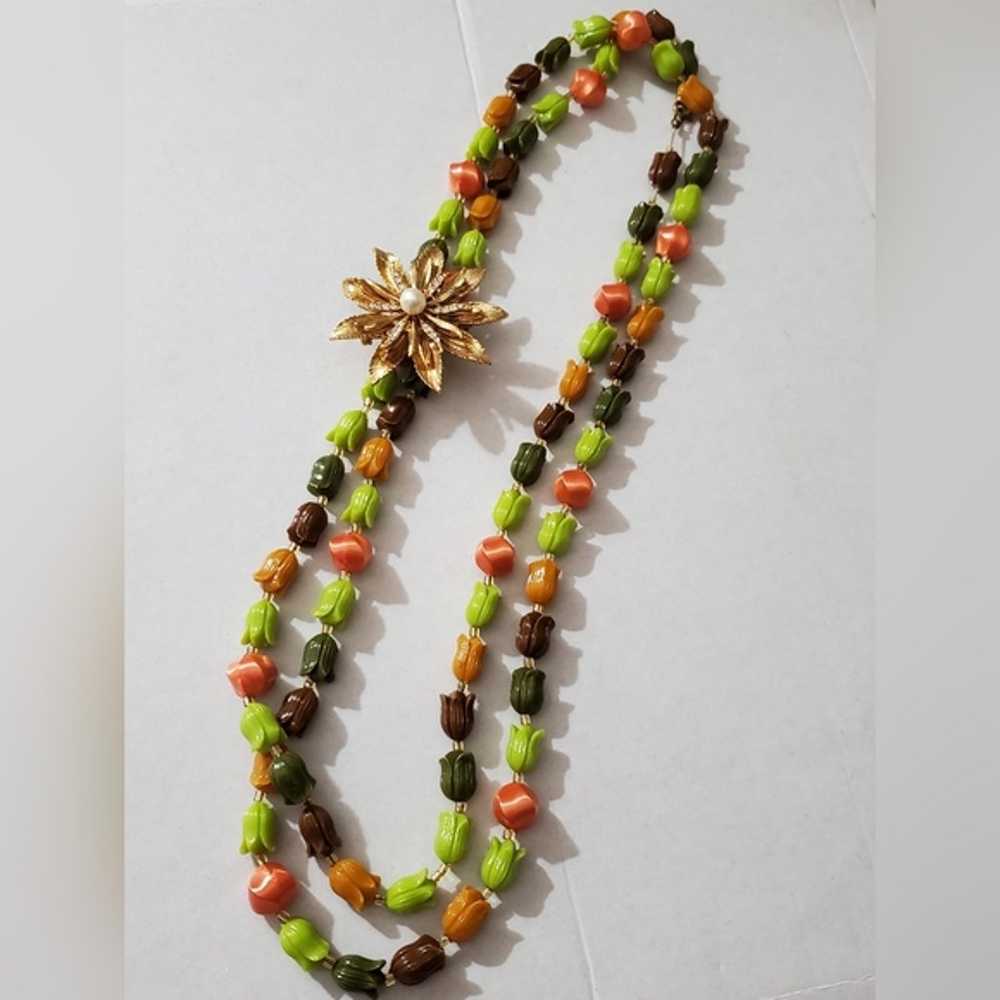 VINTAGE 60's tulip long beaded necklace lucite ba… - image 1