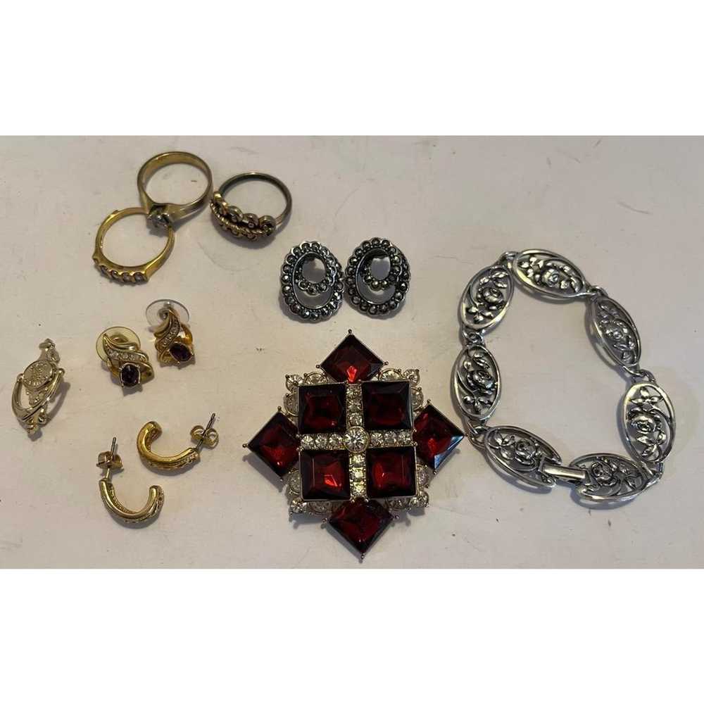 Lot of Vintage AVON Jewelry - image 1