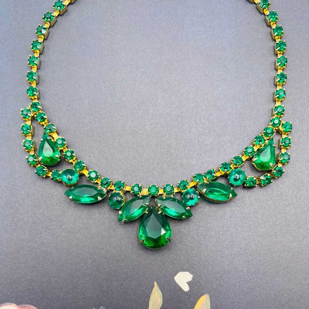 16.5” High End Vintage Gold Tone Emerald Crystal … - image 2