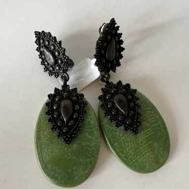 Vintage green stone clip on earrings