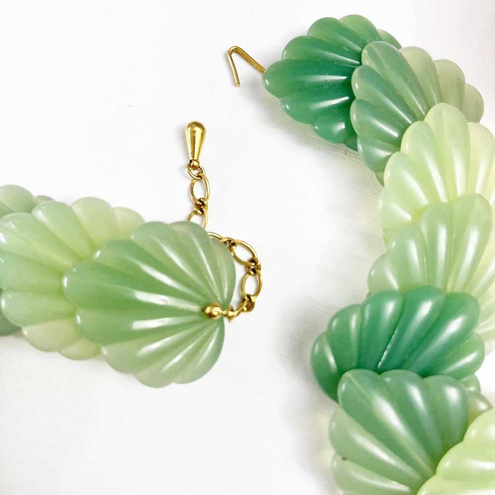 Vintage Mid Century Green Ombre Leaf Lucite Neckl… - image 6